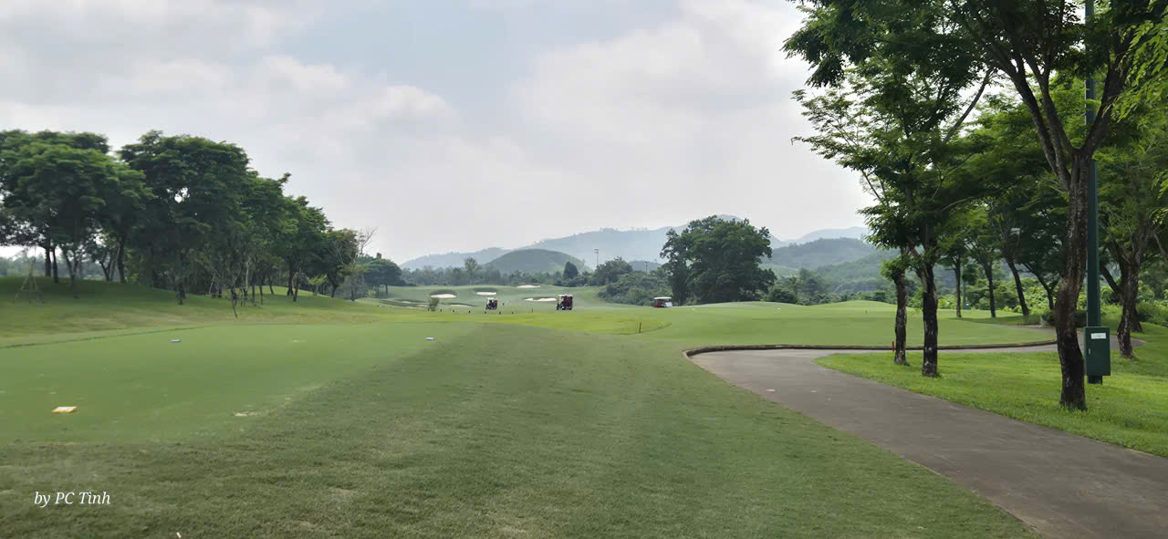 Kho hàng lốp xe sân golf tại Vinh Khánh